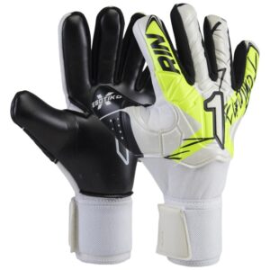 Rinat Egotiko X training